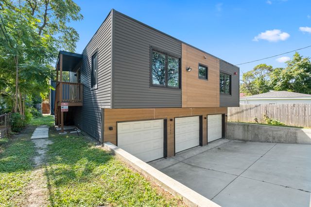 2307 Lake Street, Evanston, IL 60201