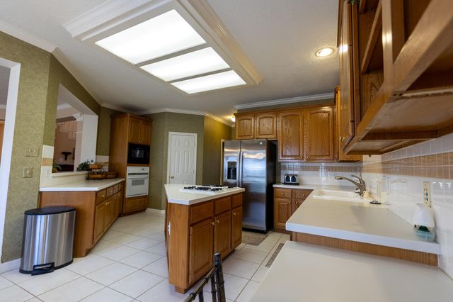 5718 Oakmoss Trail, Spring, TX 77379