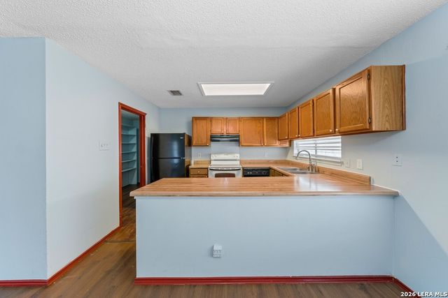 7919 Wayside Trail, San Antonio, TX 78244