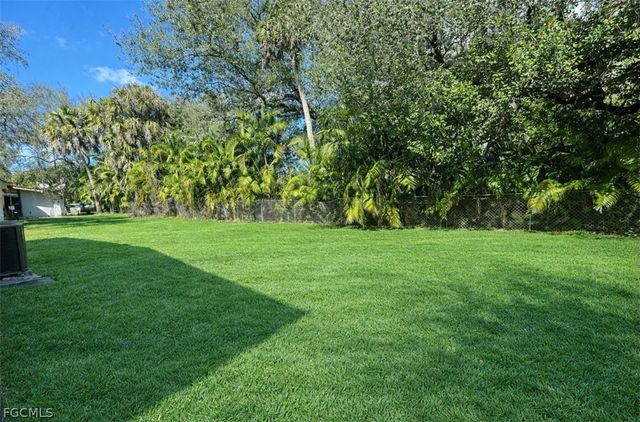 917 Freemont ST, Fort Myers, FL 33916