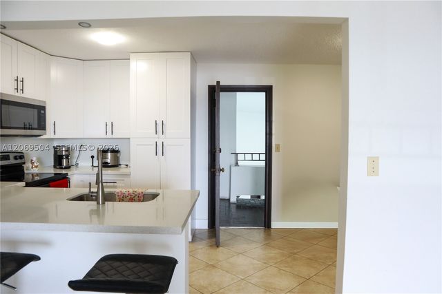 13951 Kendale Lakes Cir 310A, Miami, FL 33183