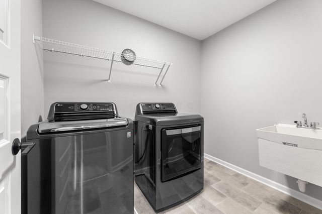 121 E Wind Road, Delaware, OH 43015