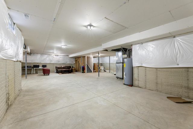 121 E Wind Road, Delaware, OH 43015