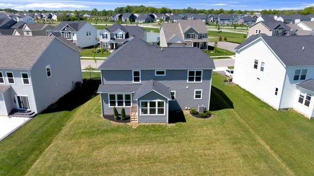 121 E Wind Road, Delaware, OH 43015