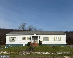 3467 POOR HOUSE RD, Martinsburg, WV 25403