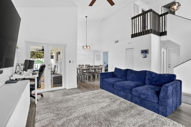 730 Cumberland Terrace, Davie, FL 33325