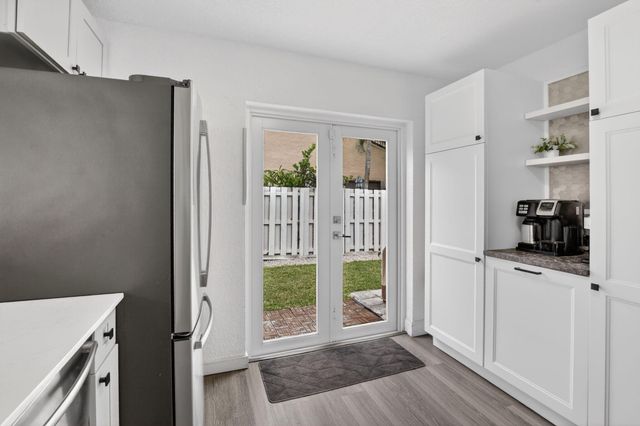 730 Cumberland Terrace, Davie, FL 33325
