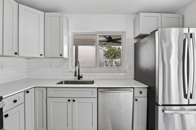 730 Cumberland Terrace, Davie, FL 33325
