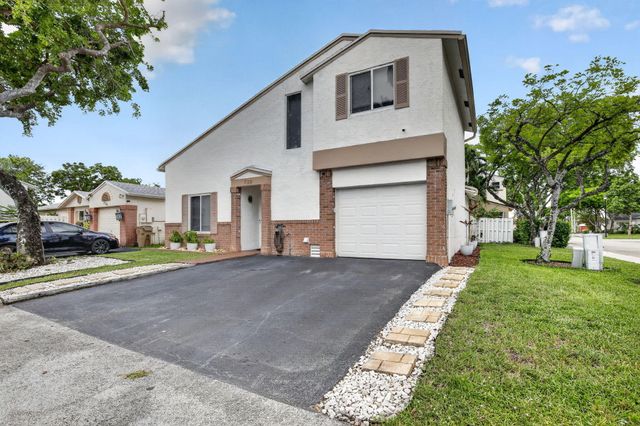 730 Cumberland Terrace, Davie, FL 33325