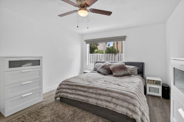 730 Cumberland Terrace, Davie, FL 33325