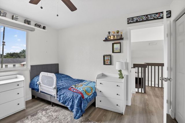730 Cumberland Terrace, Davie, FL 33325