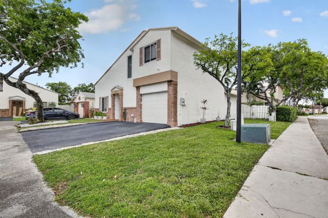 730 Cumberland Terrace, Davie, FL 33325