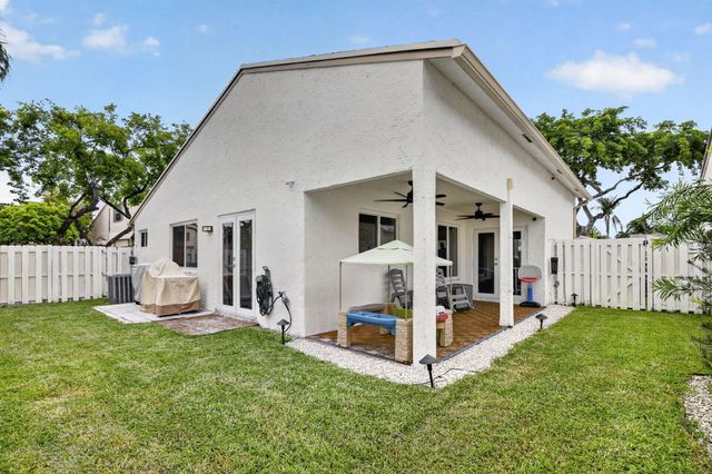 730 Cumberland Terrace, Davie, FL 33325