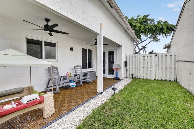 730 Cumberland Terrace, Davie, FL 33325