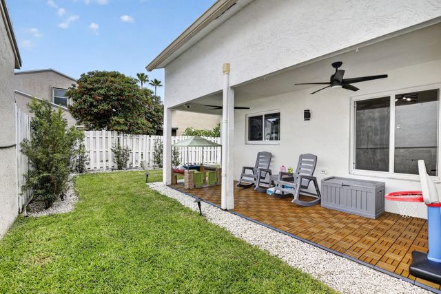 730 Cumberland Terrace, Davie, FL 33325