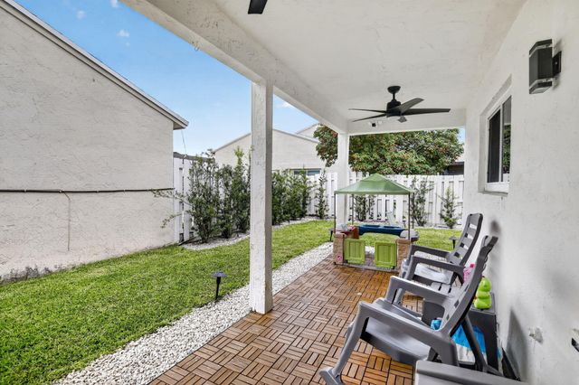 730 Cumberland Terrace, Davie, FL 33325