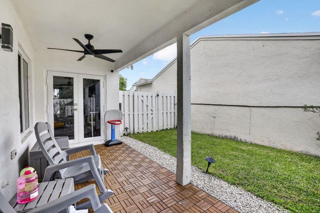 730 Cumberland Terrace, Davie, FL 33325