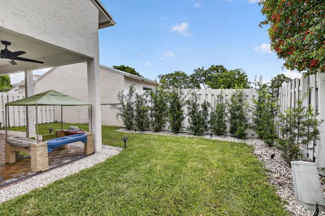 730 Cumberland Terrace, Davie, FL 33325
