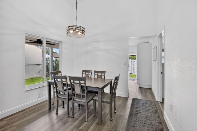 730 Cumberland Terrace, Davie, FL 33325