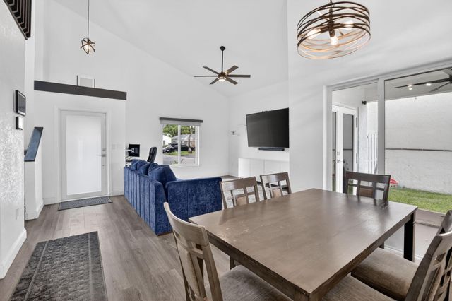 730 Cumberland Terrace, Davie, FL 33325