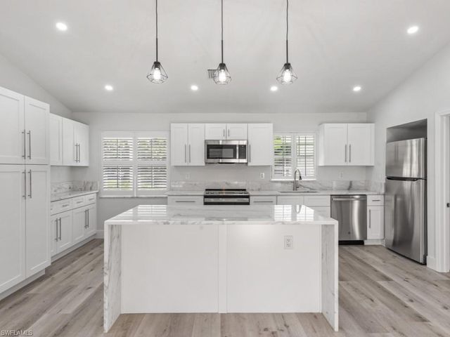 1131 Crayton RD, Naples, FL 34102