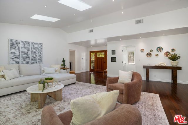 3452 Mandeville Canyon Road, Los Angeles, CA 90049
