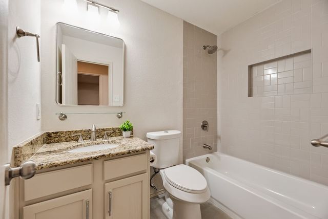 2201 Bradford Pear Drive, Little Elm, TX 75068