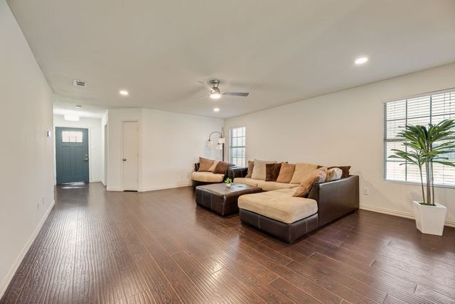 2201 Bradford Pear Drive, Little Elm, TX 75068