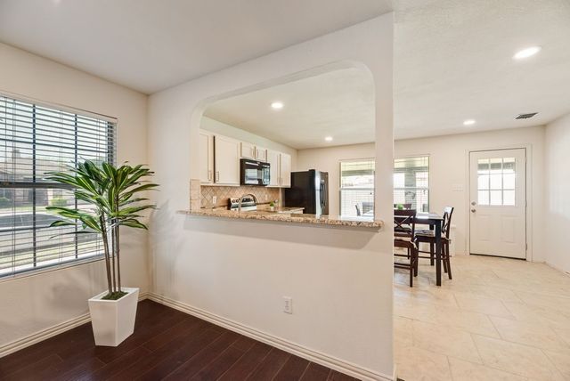 2201 Bradford Pear Drive, Little Elm, TX 75068