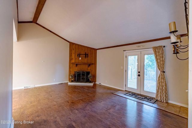 8702 McKenna Way, Louisville, KY 40291