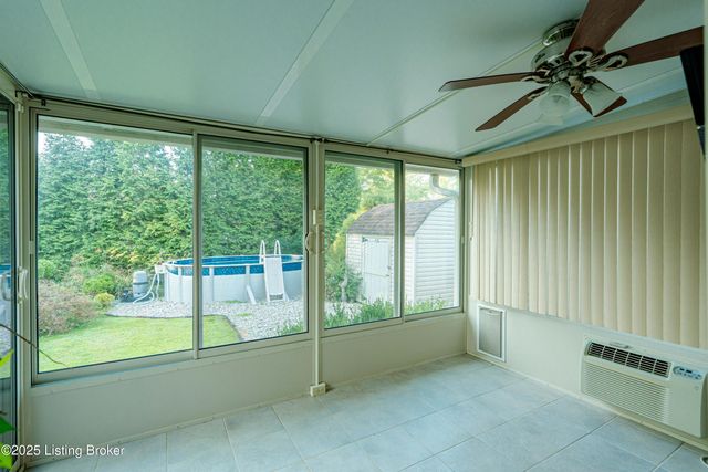 8702 McKenna Way, Louisville, KY 40291