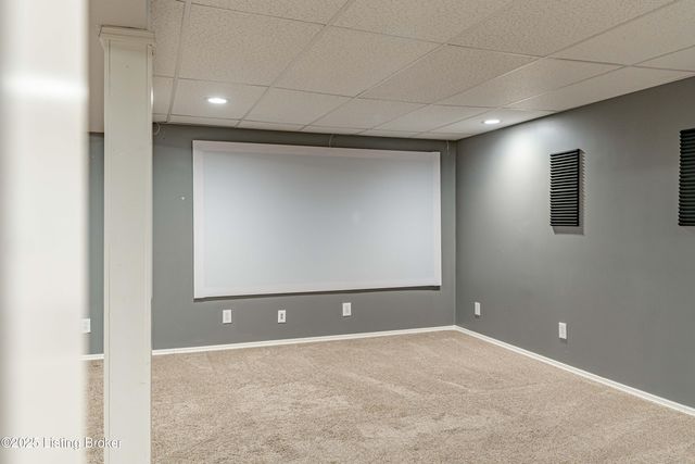 8702 McKenna Way, Louisville, KY 40291