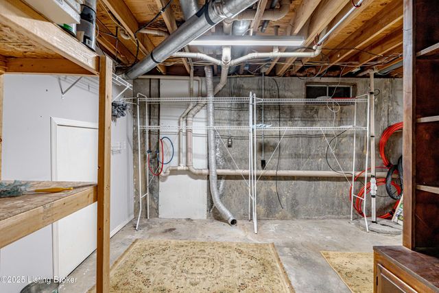 8702 McKenna Way, Louisville, KY 40291