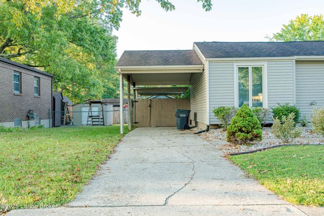 8702 McKenna Way, Louisville, KY 40291