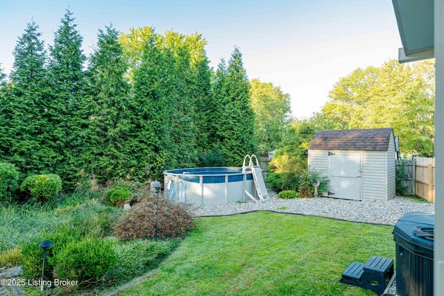 8702 McKenna Way, Louisville, KY 40291