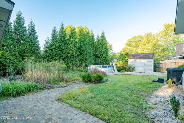 8702 McKenna Way, Louisville, KY 40291