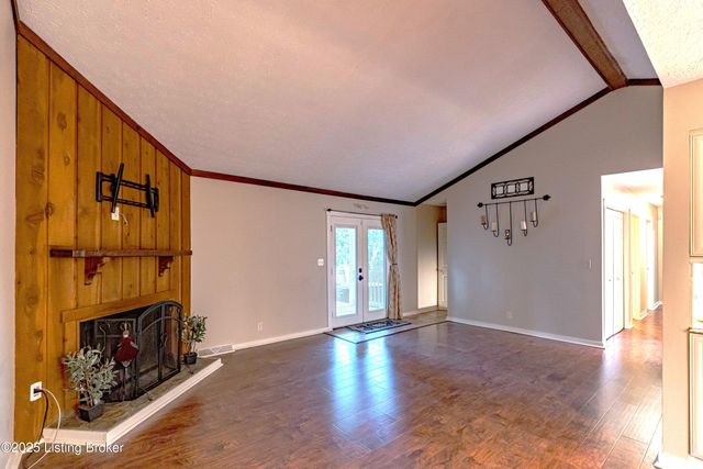 8702 McKenna Way, Louisville, KY 40291