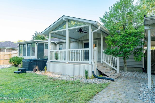 8702 McKenna Way, Louisville, KY 40291