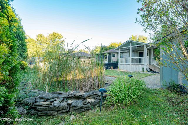 8702 McKenna Way, Louisville, KY 40291