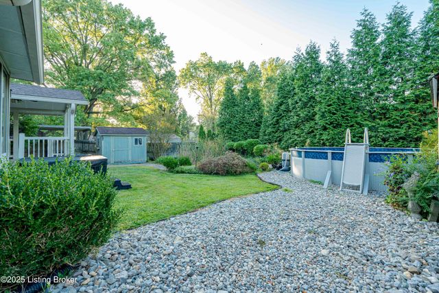 8702 McKenna Way, Louisville, KY 40291