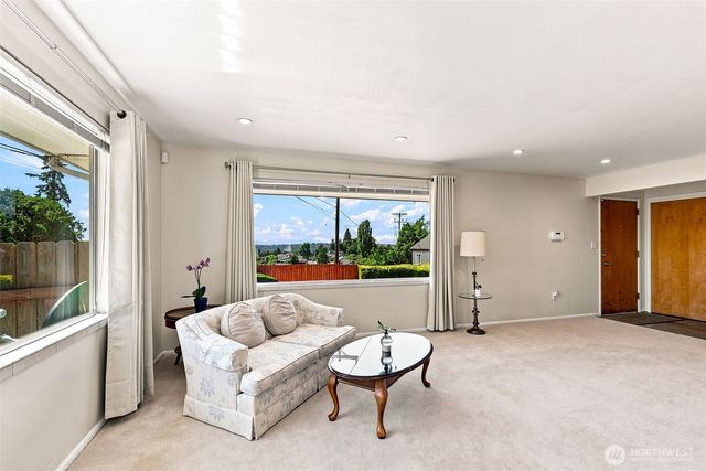 4910 19th Avenue S, Seattle, WA 98108