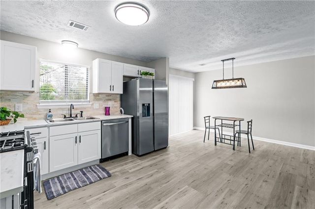 8160 Winewood Way, Riverdale, GA 30274