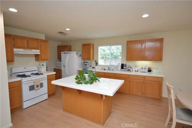 2725 S Buena Vista, Corona, CA 92882