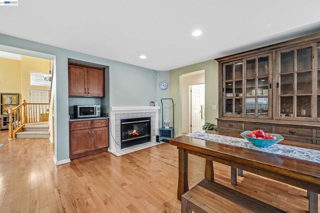 15100 15100 Shining Star Ln, San Leandro, CA 94579