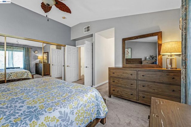 15100 15100 Shining Star Ln, San Leandro, CA 94579