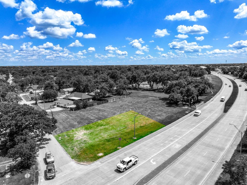 500 E State Street, Terrell, TX 75160