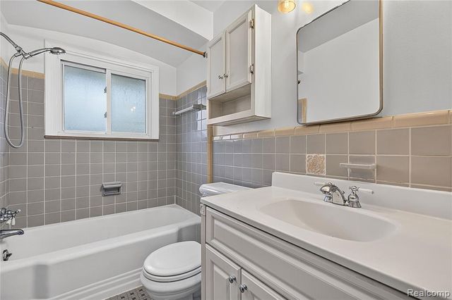 437 W Sunnybrook Drive, Royal Oak, MI 48073