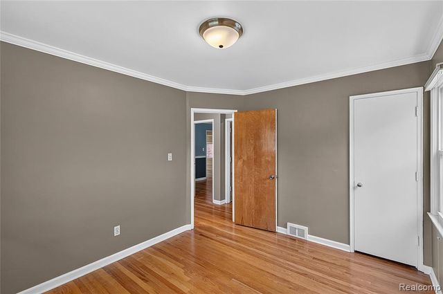 437 W Sunnybrook Drive, Royal Oak, MI 48073
