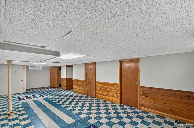 437 W Sunnybrook Drive, Royal Oak, MI 48073
