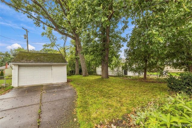 437 W Sunnybrook Drive, Royal Oak, MI 48073